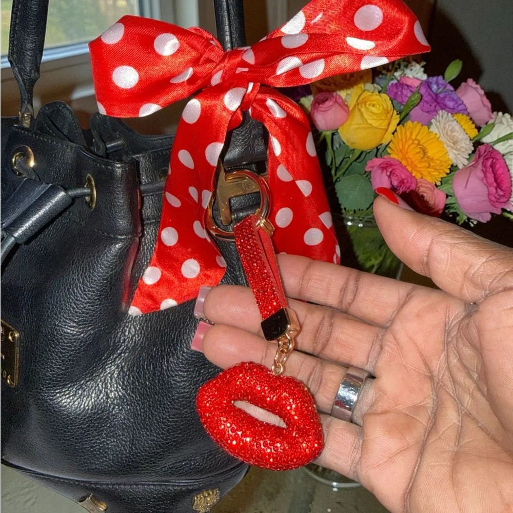 4FER MCM EUC Black Leather Drawstring Bucket Bag w/ dust bag, scarf & charm - Picture 9 of 13